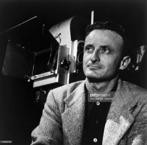 movie-director-fred-zinnemann-with-camera-picture-id526903706